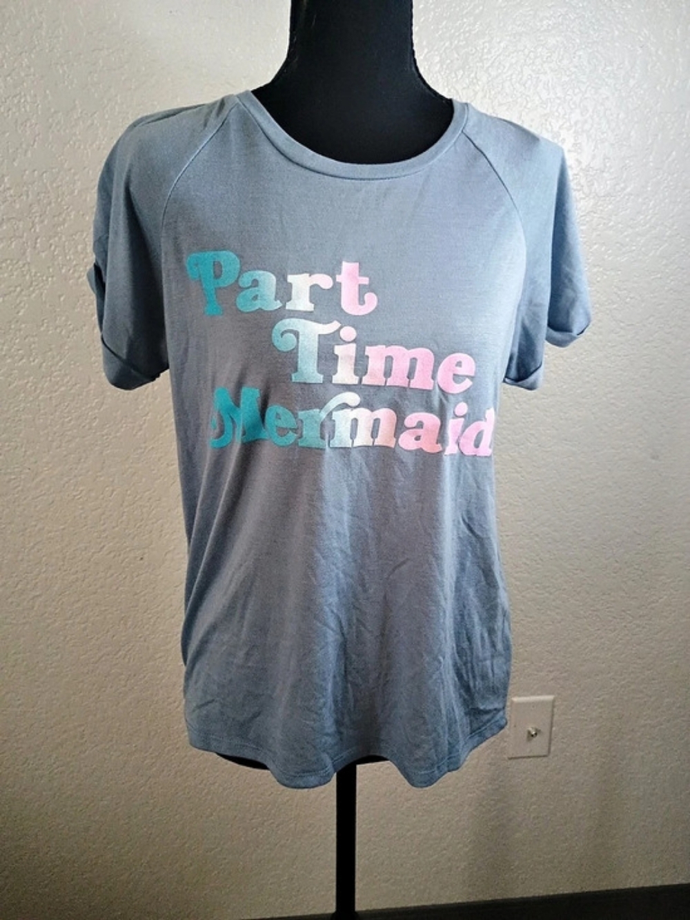 Kohl's JYSJU04 Graphic Tee Blue Size Medium NWT